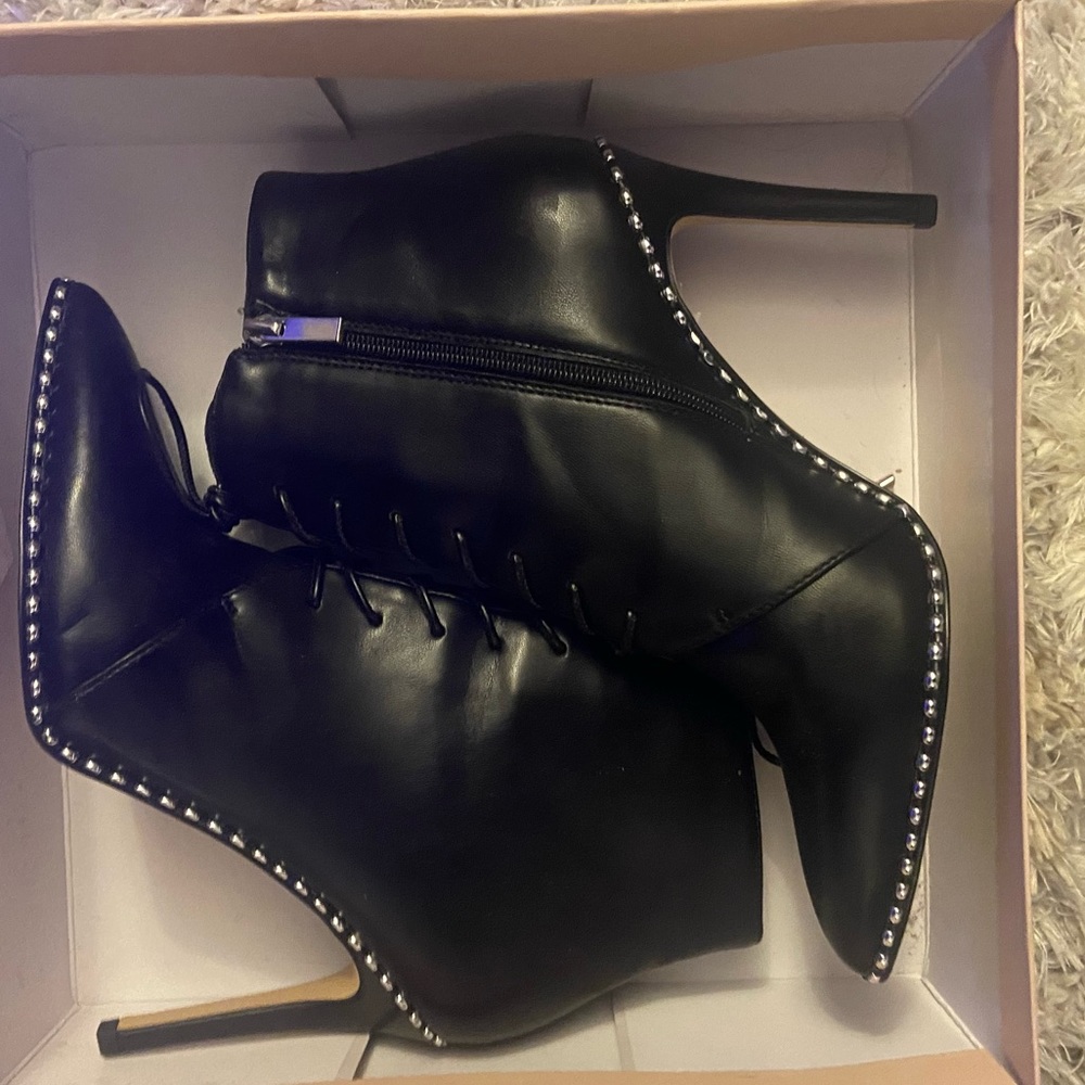 Gently Worn ‼️ Size 10